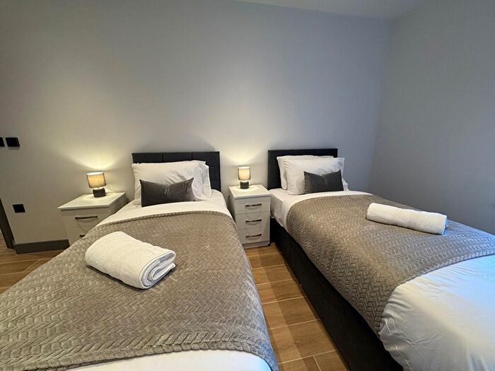 1 Bedroom Apartment To Rent In Avenir Court, Ballards Lane, N12
