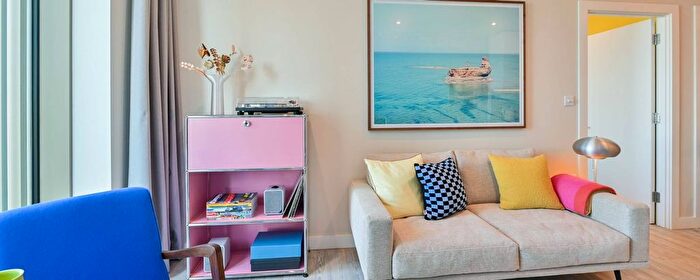 1 Bedroom Flat To Rent In Westfield Avenue, Stratford, London, E20