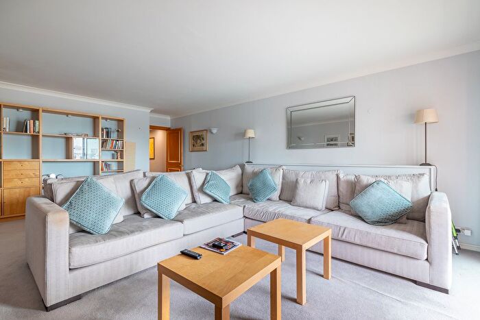 2 Bedroom Flat To Rent In Watermans Quay, Fulham, SW6