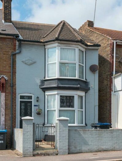 3 Bedroom Semi-Detached House To Rent In Hereson Road, Ramsgate, CT11