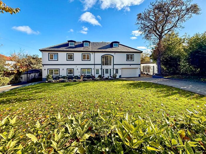 6 Bedroom Detached House For Sale In Kingswood Way, South Croydon, CR2