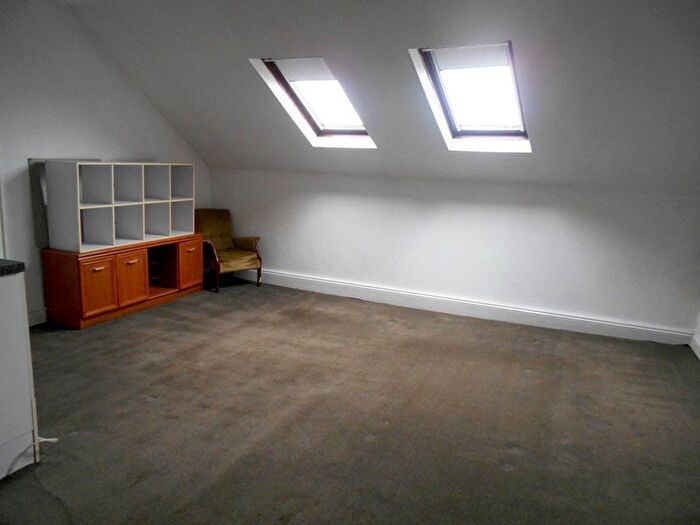 1 Bedroom Flat To Rent In Flat, Bangor Street, Caernarfon, LL55