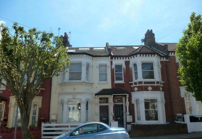 1 Bedroom Apartment To Rent In Aliwal Road, SW11