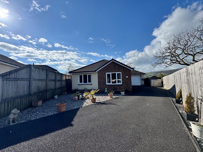 3 Bedroom Detached Bungalow For Sale In Maes Llewelyn, Glanamman, Ammanford, Carmarthenshire., SA18
