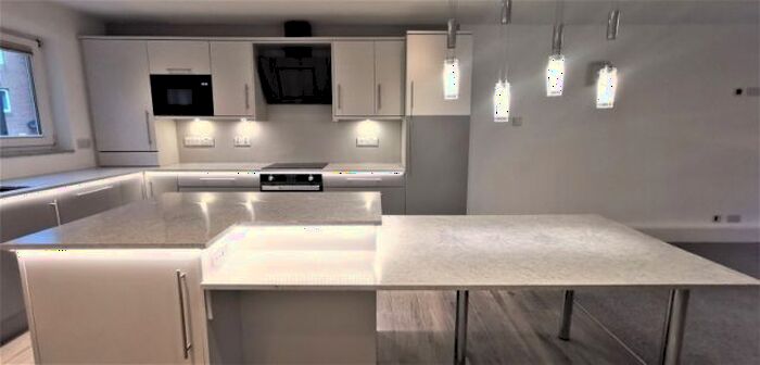 2 Bedroom Flat To Rent In Roman Court, Blackpill, Swansea, SA3