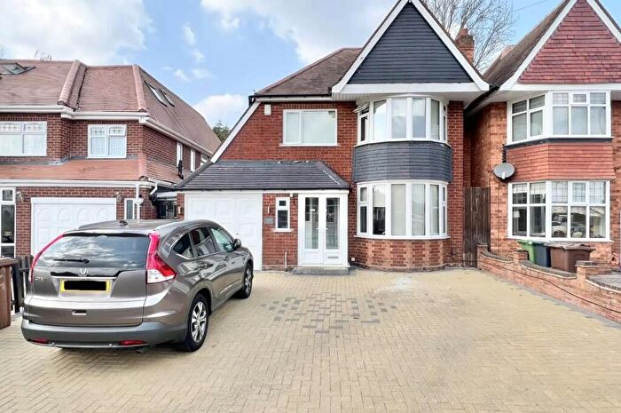3 Bedroom Detached House For Sale In Lyndon Road, Solihull, B92