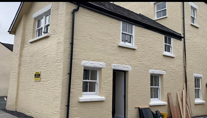 3 Bedroom Cottage To Rent In Main Street, Pembroke, SA71