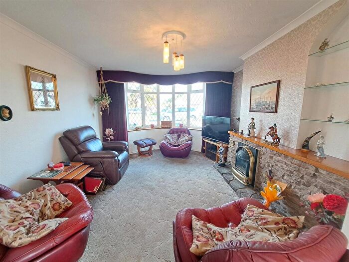 3 Bedroom End Of Terrace House For Sale In Cranleigh Road, Portchester, PO16