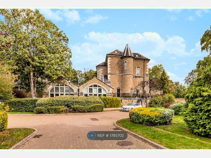 2 Bedroom Flat To Rent In Pump House Close, Bromley, Kent, BR2