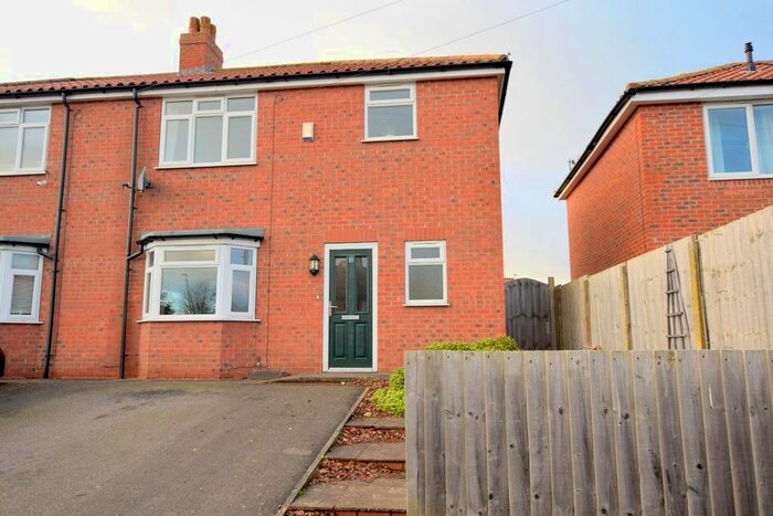 3 Bedroom Semi-Detached House For Sale In Hawthorn Avenue, Malton, YO17