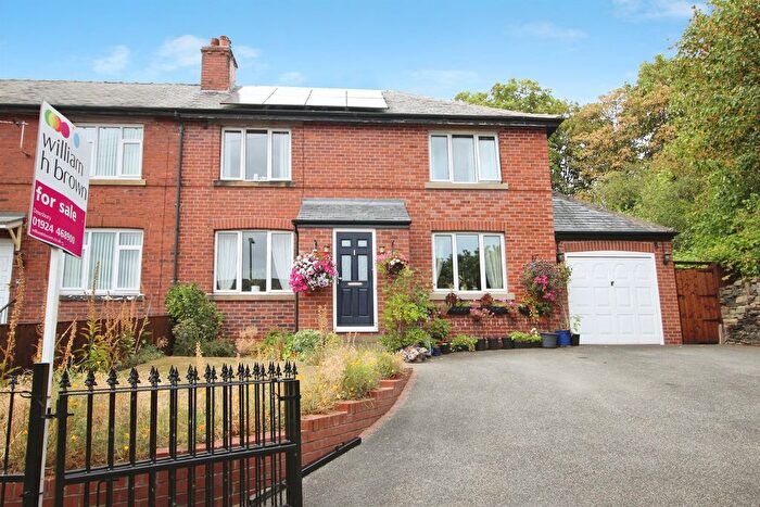 3 Bedroom Semi Detached House For Sale In Greenwood Avenue, Earlsheaton, Dewsbury, WF12
