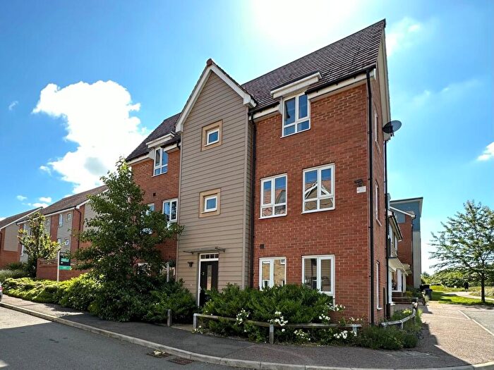 4 Bedroom Semi-Detached House To Rent In Mildmay Link, Wolverton, Milton Keynes, MK12