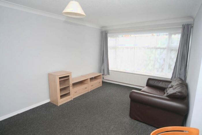 1 Bedroom Flat To Rent In The Island, West Drayton, UB7