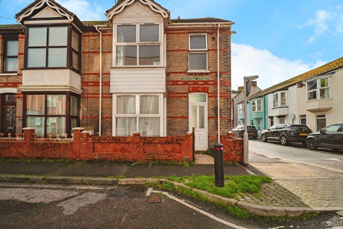 4 Bedroom End Of Terrace House For Sale In Walpole Street, Weymouth, DT4
