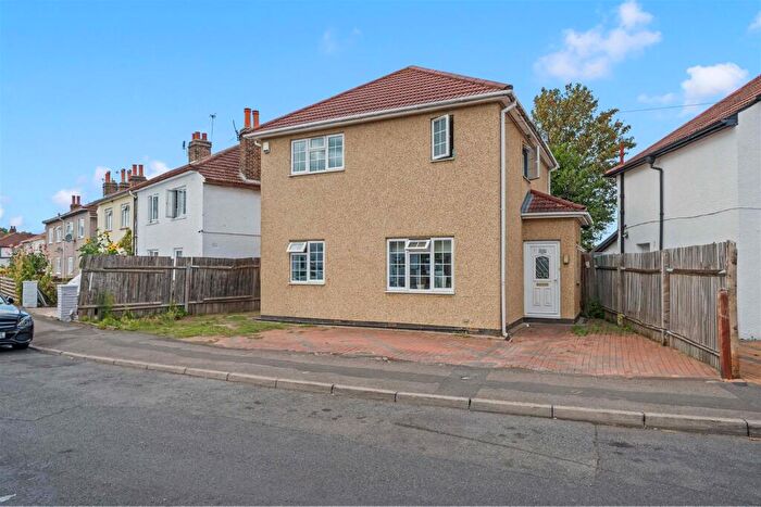 3 Bedroom Detached House For Sale In Mount Road, Mitcham, CR4
