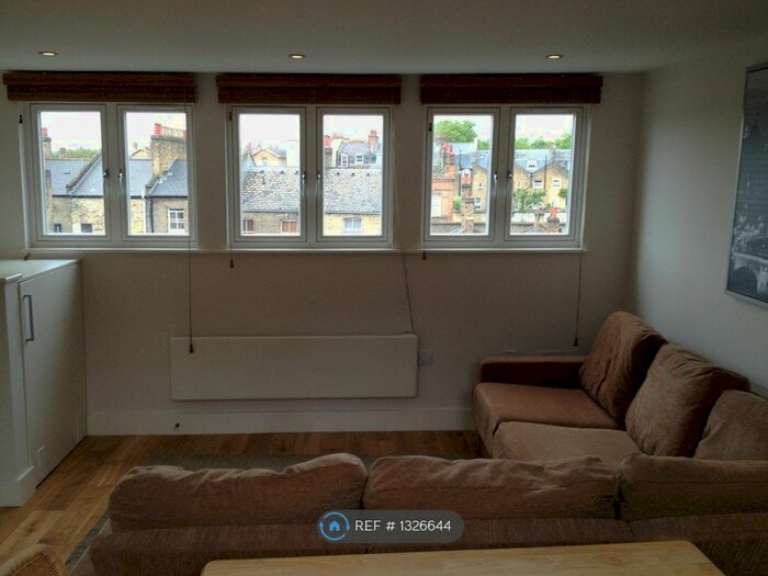 2 Bedroom Flat To Rent In Elliotts Row, London, SE11