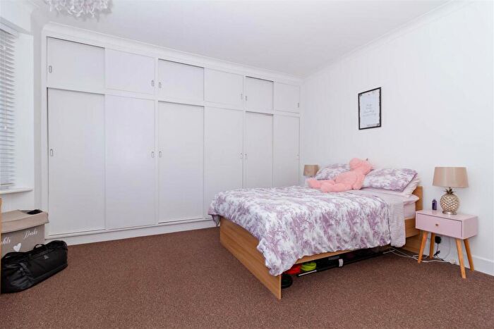 2 Bedroom Flat To Rent In Bath Road, Worthing, BN11
