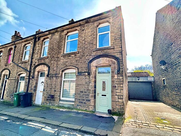 3 Bedroom Terraced House For Sale In George Street, Milnsbridge, Huddersfield, HD3