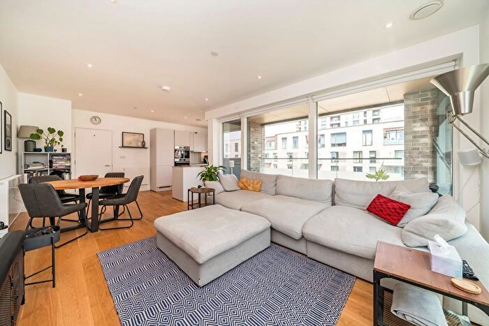 2 Bedroom Flat For Sale In Trathen Square, Greenwich, SE10