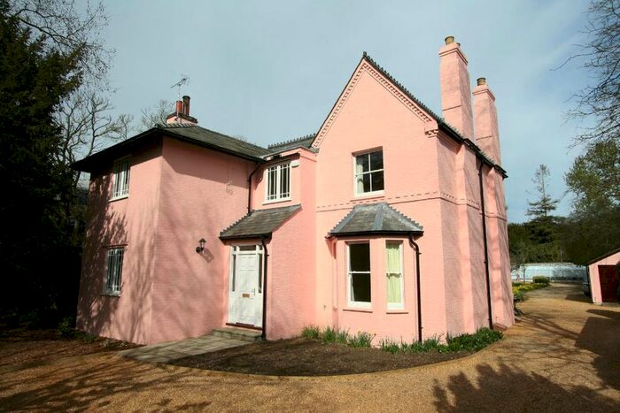 2 Bedroom Flat To Rent In Sidgwick Avenue, Cambridge, Cambridgeshire, CB3