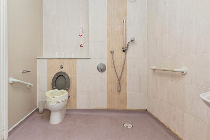 2 Bedroom Apartment For Sale In Ock Street, Abingdon, OX14