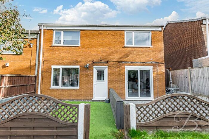 3 Bedroom Semi-Detached House For Sale In Brackenfield Avenue, Mansfield Woodhouse, Mansfield, NG19