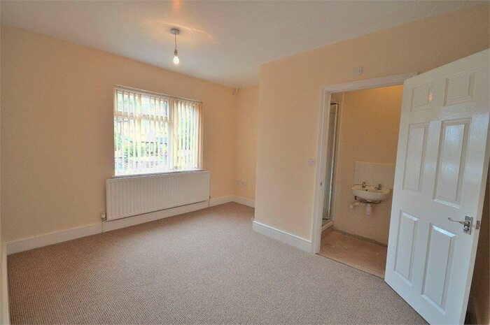 4 Bedroom Terraced House To Rent In Penrhyn Road, Far Cotton, NN4