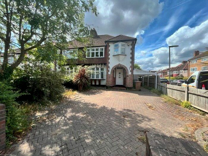 3 Bedroom Semi-Detached House To Rent In Kingston Road, Staines-Upon-Thames, Surrey, TW18