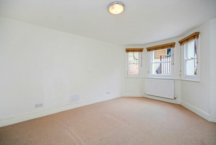 2 Bedroom Flat To Rent In Monnery Road, London, N19