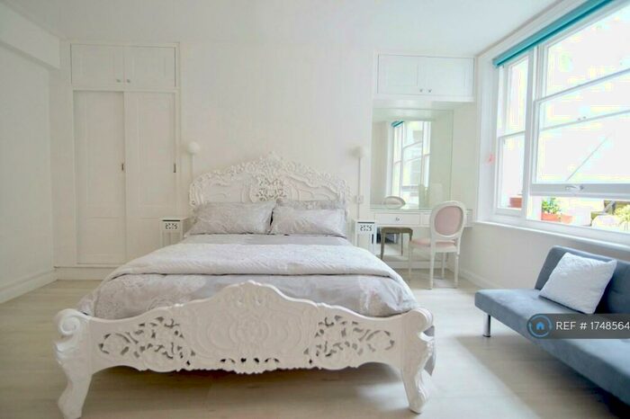 Studio To Rent In First Avenue, Hove, BN3