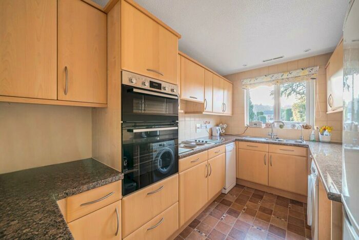 2 Bedroom Bungalow To Rent In Tenacre, Woking, GU21