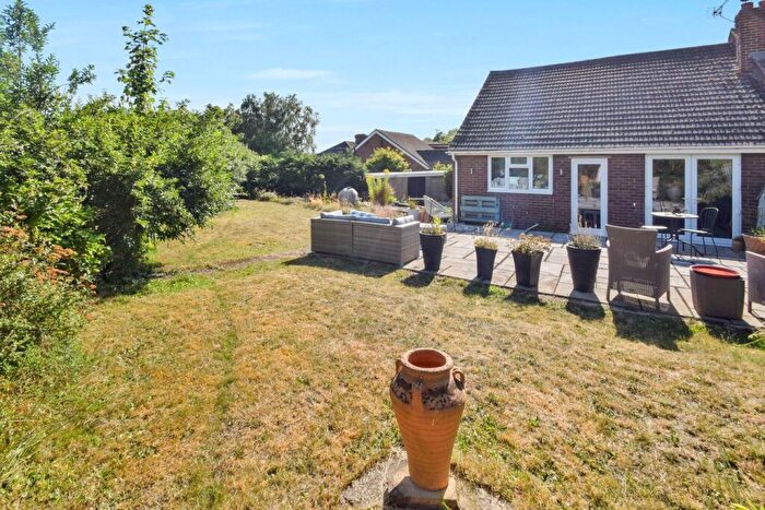 3 Bedroom Semi-Detached Bungalow For Sale In Cooper Road, Snodland, ME6