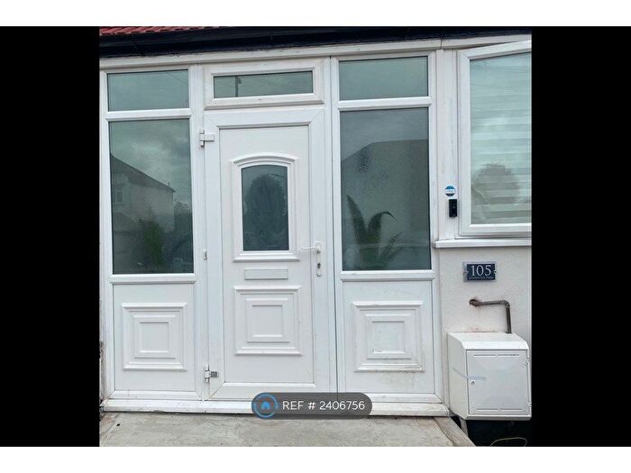 Studio To Rent In Glenister Park Road, London, SW16