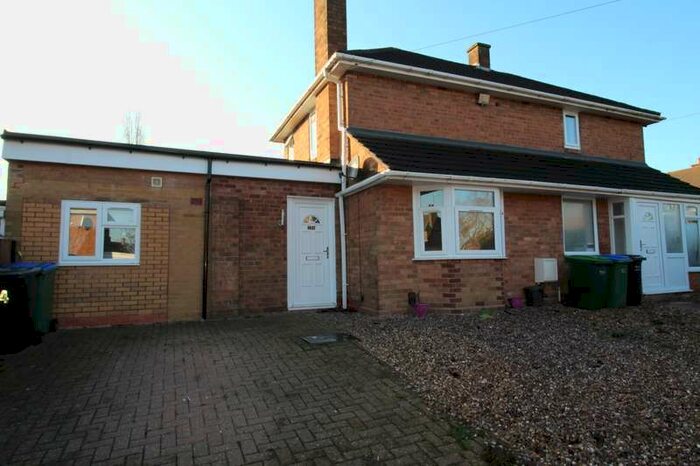 2 Bedroom Apartment To Rent In David Road, Tipton, West Midlands, DY4