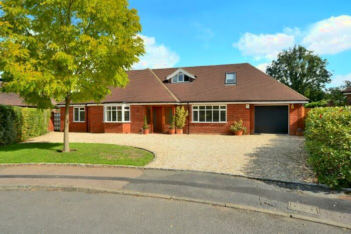 5 Bedroom Detached House To Rent In West Clandon, Surrey, GU4