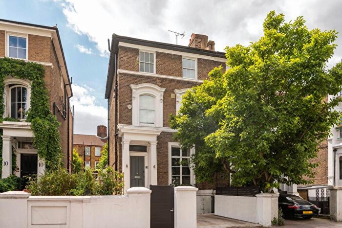 4 Bedroom Semi-Detached House To Rent In Gunter Grove, Chelsea, London, SW10
