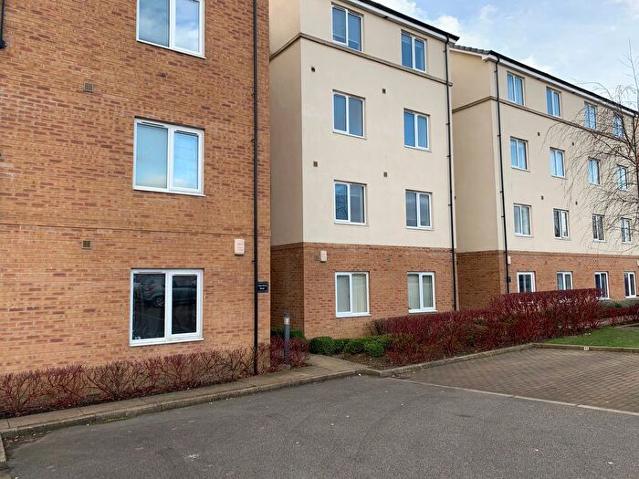2 Bedroom Flat To Rent In Cedar Drive, Seacroft, Leeds, LS14