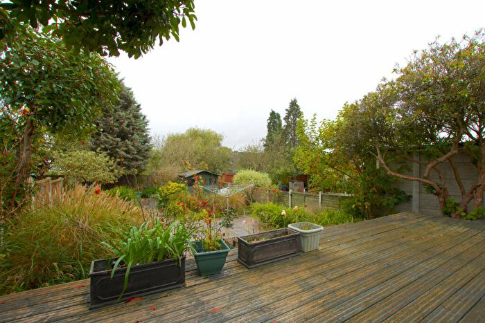 2 Bedroom Semi-Detached Bungalow For Sale In Blendon Road, Bexley, DA5