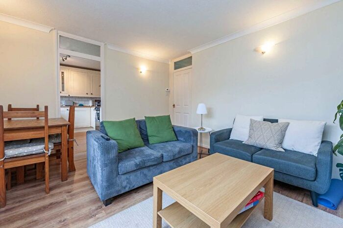 2 Bedroom Flat To Rent In Milford Mews, Streatham, SW16