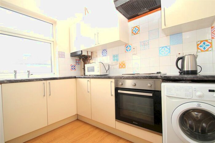 2 Bedroom Flat To Rent In Lyndhurst Drive, Hornchurch, RM11
