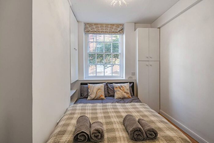 1 Bedroom Flat To Rent In Regency Street, Westminster, London, SW1P