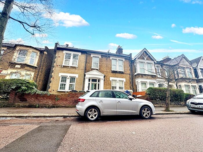 1 Bedroom Flat To Rent In Francis Road, Leyton, E10