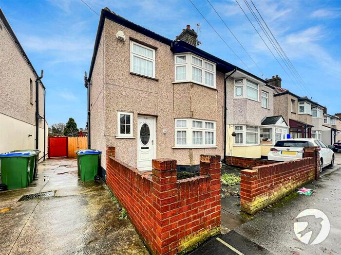 3 Bedroom House To Rent In Northdown Road, Welling, DA16