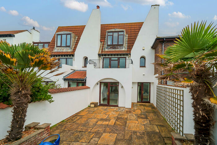 3 Bedroom Terraced House To Rent In Shinglebank Drive, Milford On Sea, Lymington, SO41