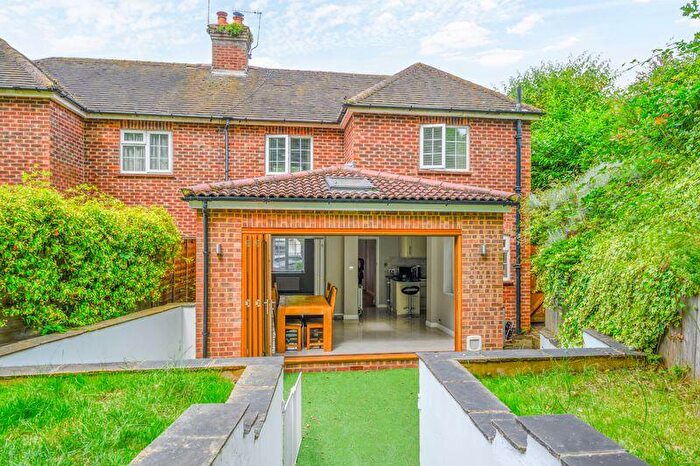 3 Bedroom Semi-Detached House To Rent In Rowtown, Row Town, KT15