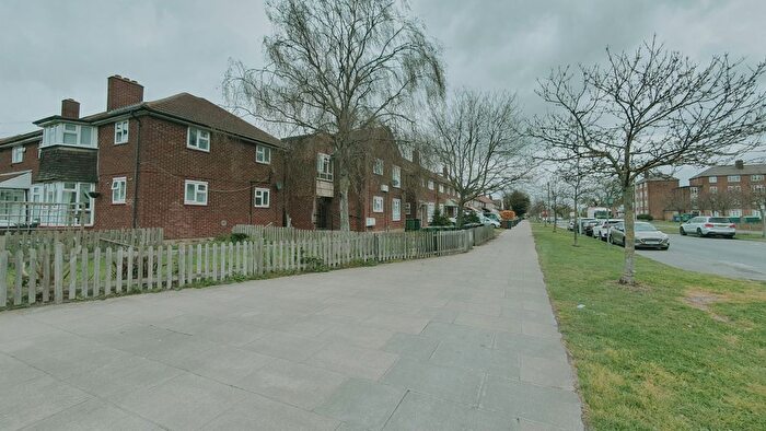 1 Bedroom Flat For Sale In Bastable Avenue, Barking, IG11