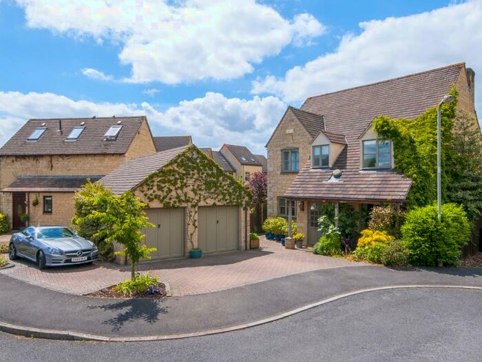 5 Bedroom House To Rent In Deer Park, Witney, OX28