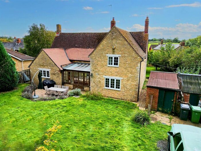 4 Bedroom Detached House For Sale In Careys Road, Pury End, Towcester, NN12