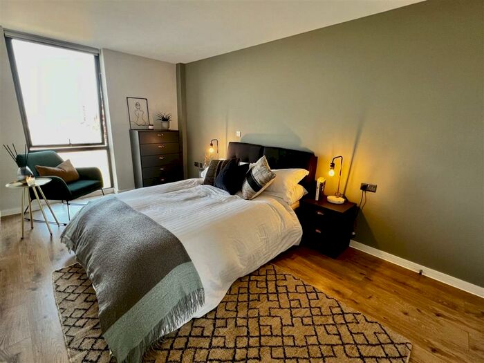 2 Bedroom Apartment To Rent In Quay Central, Jesse Hartley Way, Liverpool, L3