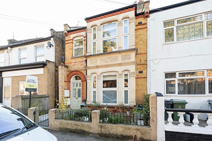2 Bedroom Flat For Sale In Francis Road, Leyton, E10